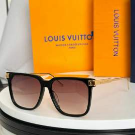 Picture of Louis Vuitton Sunglasses _SKUfw76299806fw